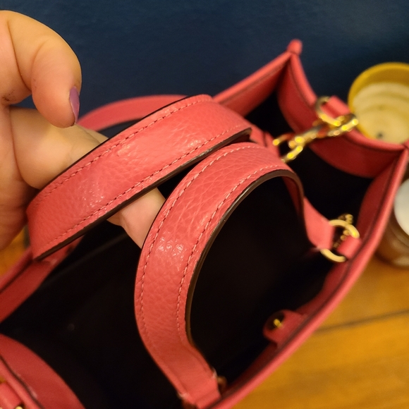 Coach Dempsey - Picture 6 of 15